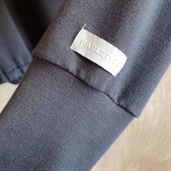 FABLETICS Top Luxe Cinched Pullover Activewear Women’s Sz:M - Picture 6 of 12